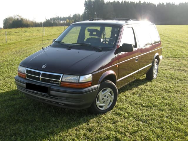 1990 Chrysler Voyager II 3.3 V6 (152 Hp) Automatic